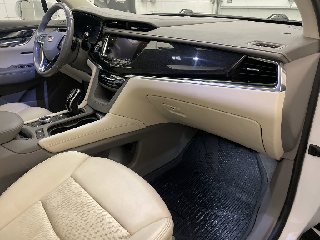 Used 2020 Cadillac XT6 Premium Luxury AWD/4WD image 23