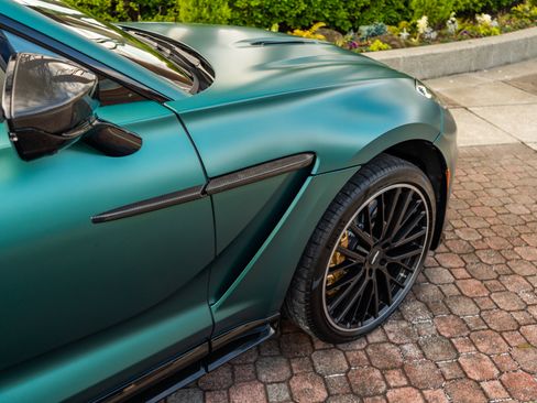 Used 2023 Aston Martin DBX 707 image 9