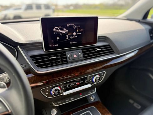 Used 2018 Audi Q5 2.0T Premium Plus w/ Premium Plus Package AWD/4WD image 21