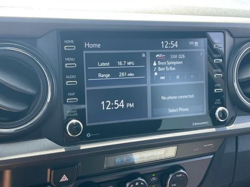 Used 2021 Toyota Tacoma TRD Off-Road w/ Technology Package AWD/4WD image 9