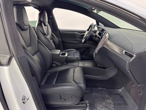 Used 2017 Tesla Model X 75D image 15