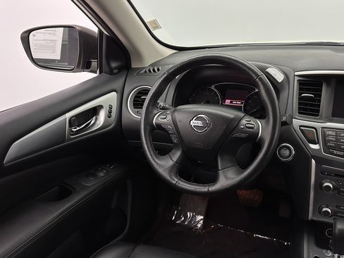 Used 2019 Nissan Pathfinder SL w/ Cargo Package image 30