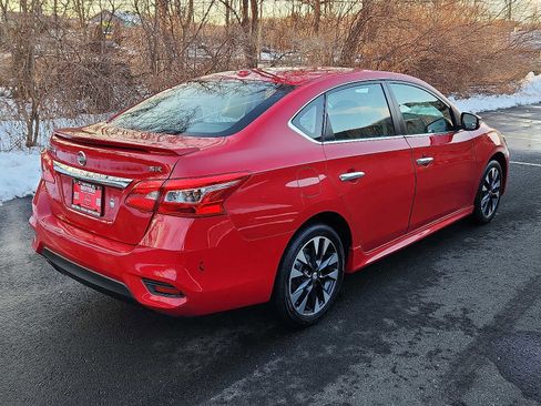 Used 2019 Nissan Sentra SR image 4