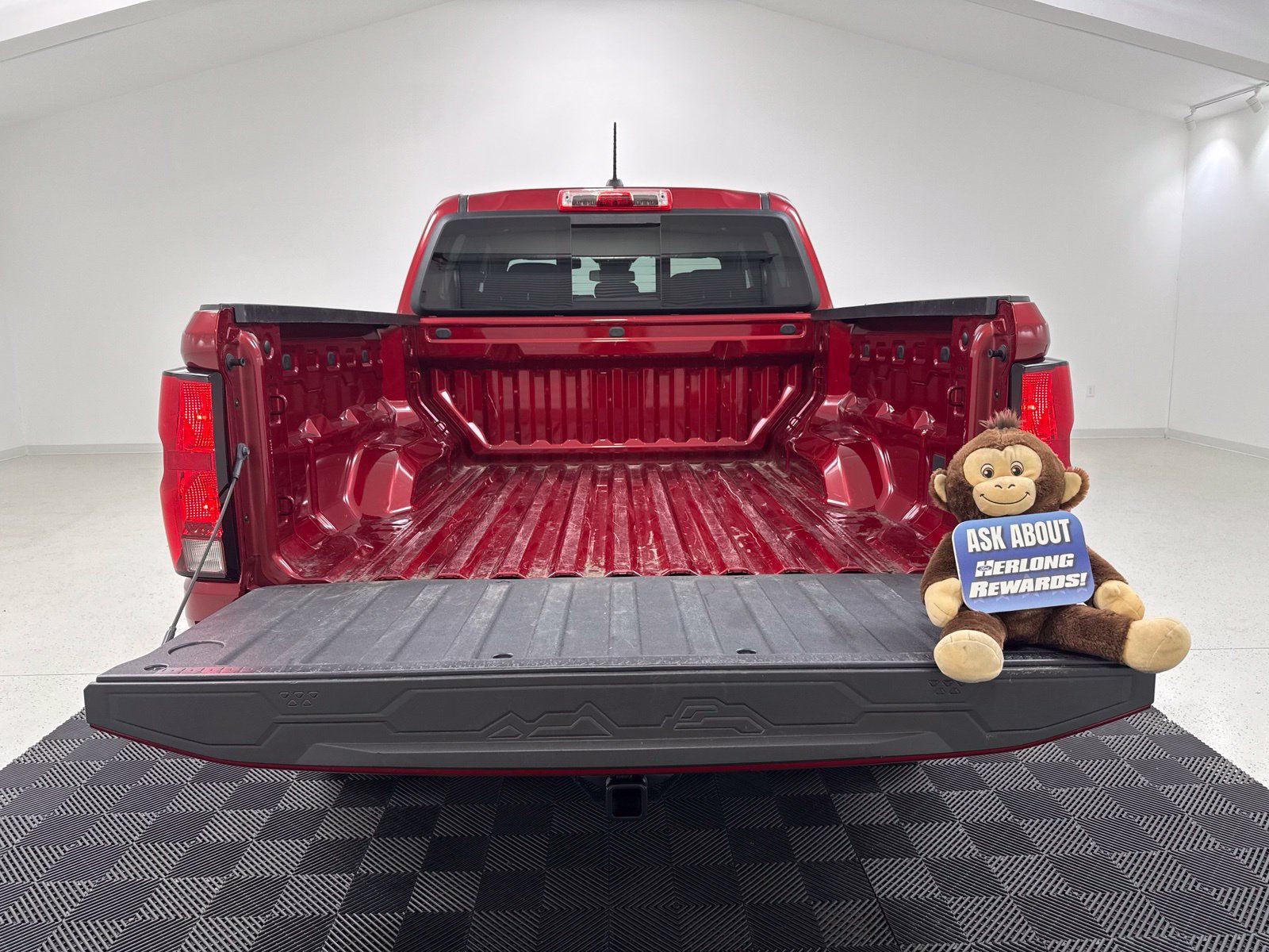 Used 2026 Chevrolet Colorado W/T w/ WT Custom Package RWD image 8