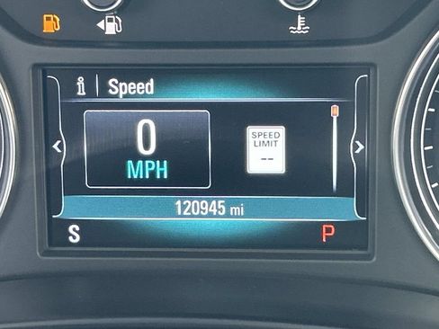 Used 2018 Buick Enclave Premium w/ Experience Buick Package FWD image 42
