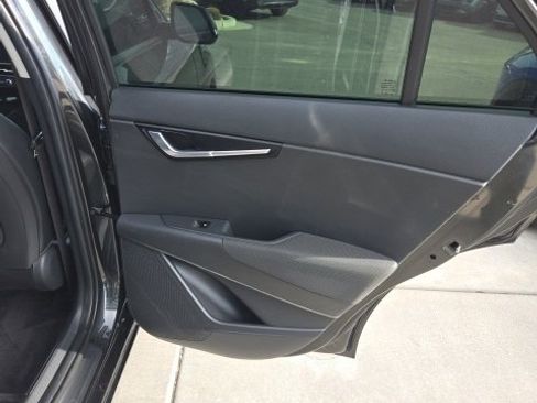 Used 2023 Kia Niro EX Touring image 29