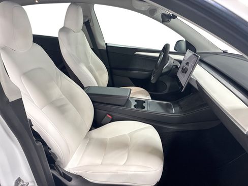 Certified 2023 Tesla Model Y Long Range AWD/4WD image 13