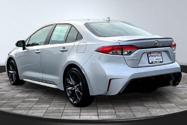 Used 2026 Toyota Corolla SE w/ SE Package FWD image 4