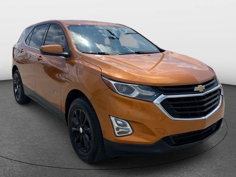 Used 2018 Chevrolet Equinox LT FWD image 2