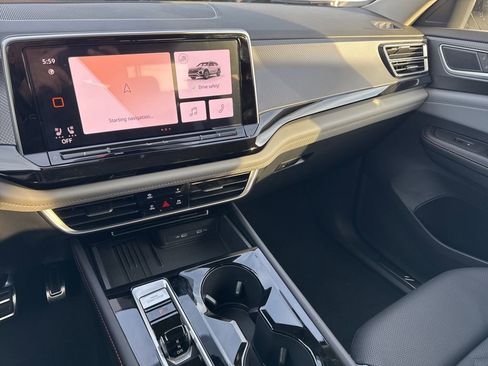 Certified 2026 Volkswagen Atlas Peak Edition AWD/4WD image 23