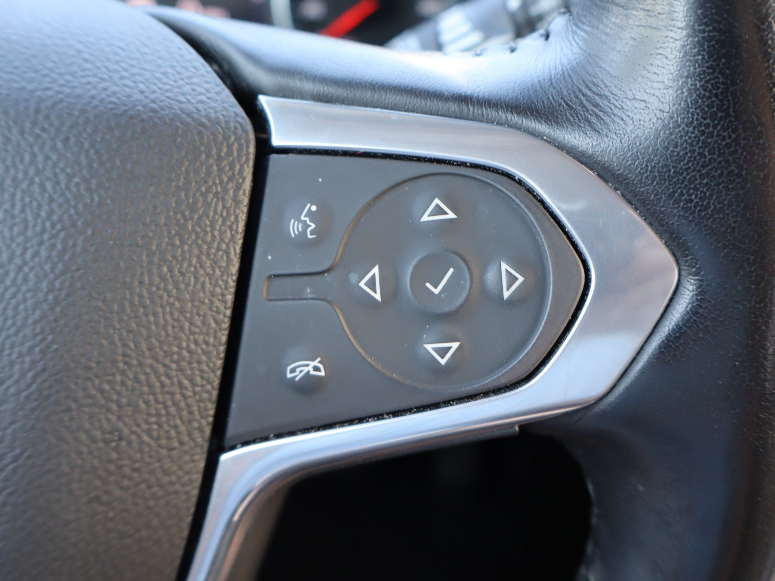 Used 2021 Chevrolet Traverse RS FWD image 20