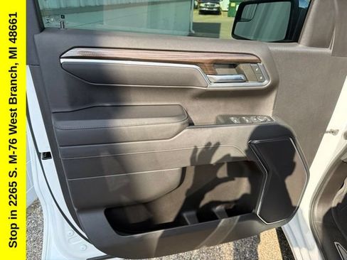 Used 2023 Chevrolet Silverado 1500 LT AWD/4WD image 14