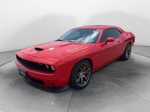 Used 2016 Dodge Challenger SRT w/ Technology Group RWD image 1