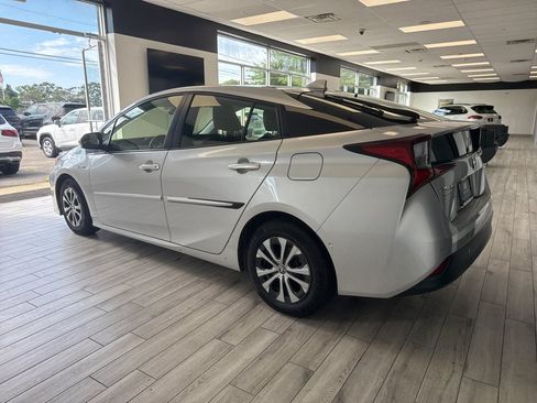 Used 2022 Toyota Prius LE AWD/4WD image 5
