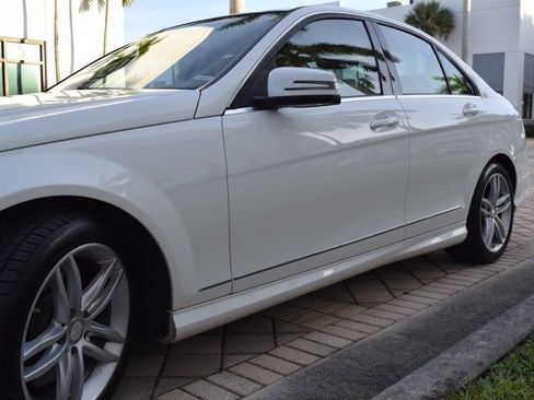 Used 2014 Mercedes-Benz C 300 4MATIC Sedan image 18