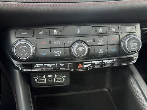 Used 2023 Dodge Durango GT image 16