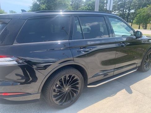 Used 2023 Lincoln Aviator Reserve w/ Equipment Group 201A AWD/4WD image 4