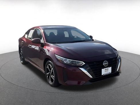 Used 2025 Nissan Sentra SV image 3