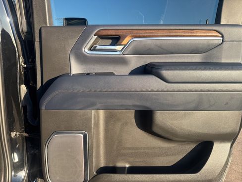 Used 2024 Chevrolet Silverado 2500 High Country w/ High Country Premium Package image 14