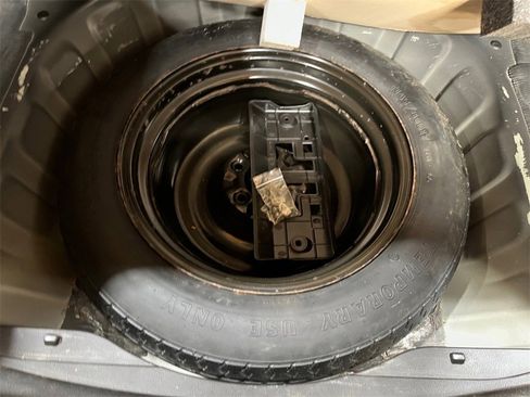 Used 2023 Nissan Maxima Platinum image 6