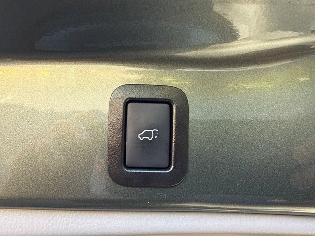 Used 2018 Toyota Highlander XLE AWD/4WD image 46