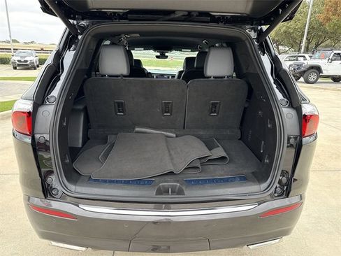 Used 2024 Buick Enclave Premium image 13