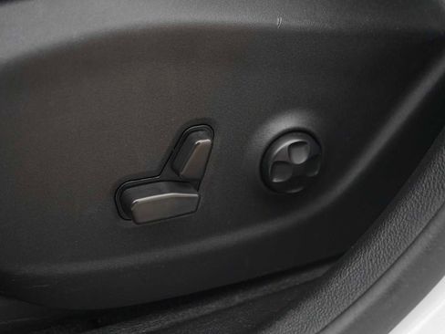 Used 2021 Jeep Cherokee Latitude Plus FWD image 12
