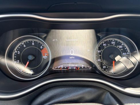 Used 2020 Jeep Cherokee Limited FWD image 21