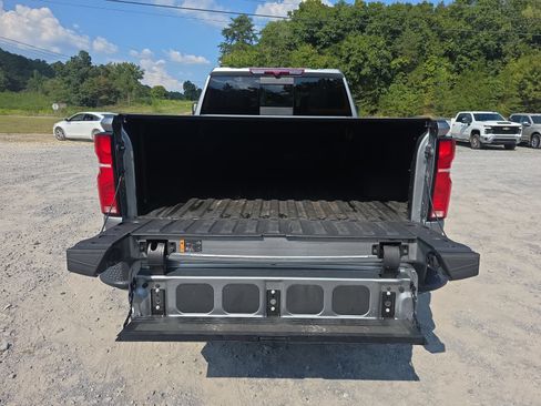 Used 2025 Chevrolet Silverado 2500 LT w/ Trail Boss Package AWD/4WD image 24