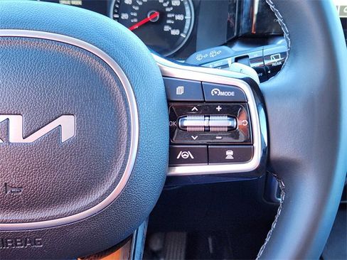 Used 2023 Kia Sorento EX image 20