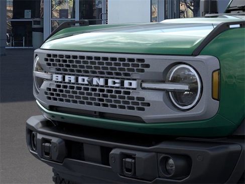 Used 2025 Ford Bronco Badlands image 19