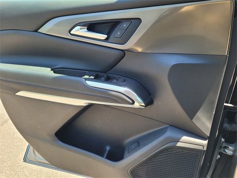 Used 2024 Chevrolet Traverse LT image 14