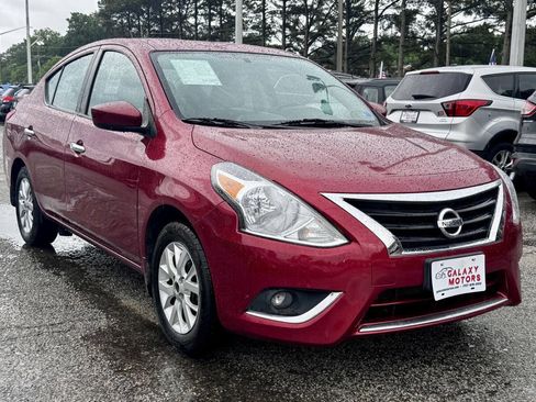 Used 2017 Nissan Versa SV w/ SV Special Edition Package FWD image 3