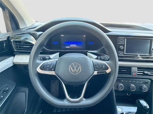 Used 2022 Volkswagen Taos S image 12