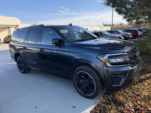 Used 2023 Ford Expedition Max Limited image 6