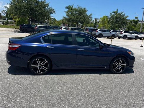 Used 2017 Honda Accord Sport image 8