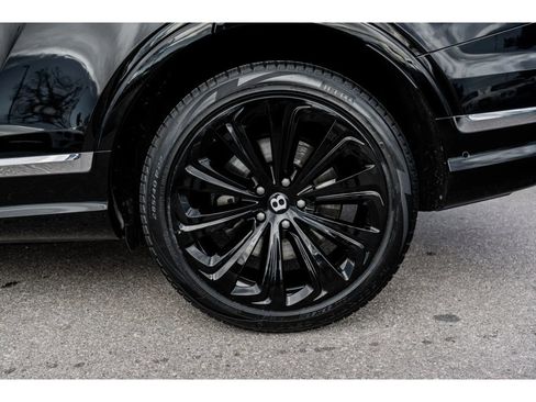 Used 2022 Bentley Bentayga image 7