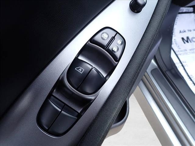 Used 2025 Nissan Leaf S FWD image 13
