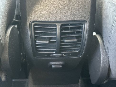 Used 2017 Ford Escape SE image 14