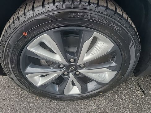 Certified 2023 Chevrolet Bolt EUV LT w/ Convenience Package image 11