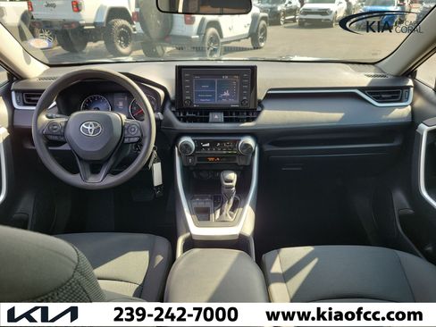 Used 2021 Toyota RAV4 LE FWD image 15