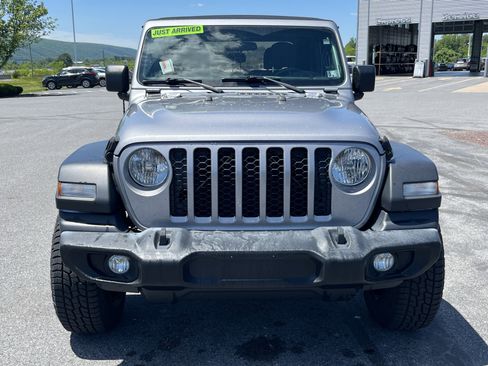 Used 2020 Jeep Gladiator Sport w/ Quick Order Package 24S AWD/4WD image 11