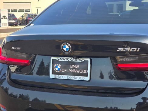 Used 2023 BMW 330i xDrive Sedan w/ Driving Assistance Package AWD/4WD image 13