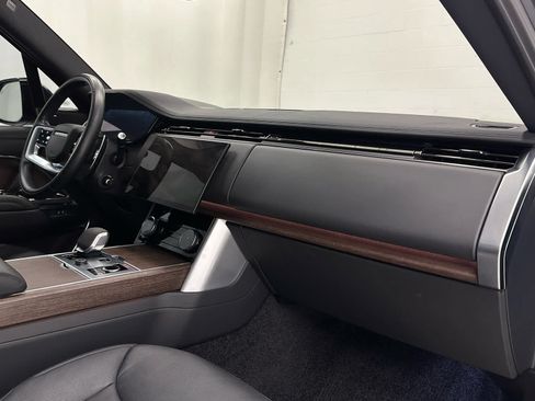 Used 2023 Land Rover Range Rover Long Wheelbase SE AWD/4WD image 17