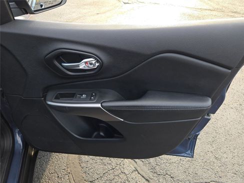 Certified 2021 Jeep Cherokee Limited w/ Mopar Interior Package image 6