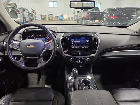 Used 2020 Chevrolet Traverse LT w/ LT Premium Package AWD/4WD image 4