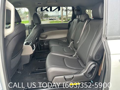 New 2026 Kia Carnival EX FWD image 20
