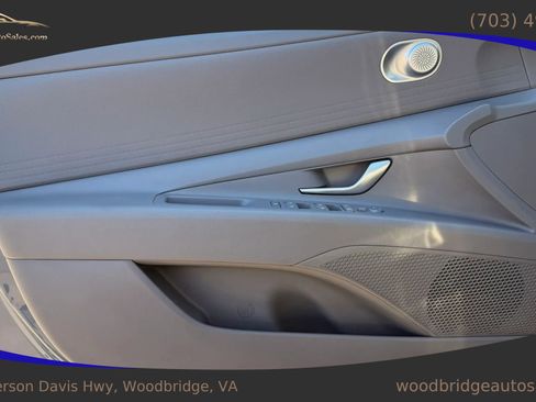 Used 2022 Hyundai Elantra SE w/ Cargo Package image 9