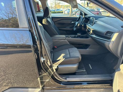 Used 2024 Nissan Rogue SV image 13