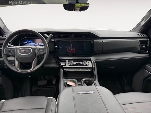 Used 2025 GMC Sierra 2500 AT4X AWD/4WD image 10